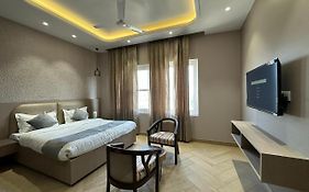 Duggar Haveli Hotel & Restaurant